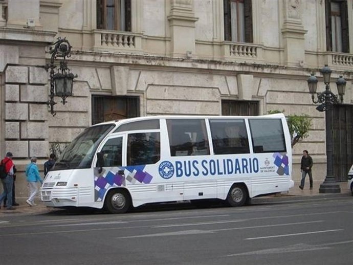Bus Solidario del Ayuntamiento y Médicos del Mundo