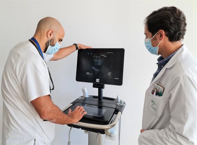 Trabajo en la Unidad de Ecografías Clínicas Asistencial del Servicio de Medicina Interna del Clínico