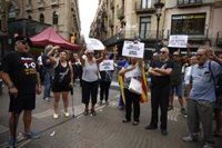 Una discusión entre asistentes del acto del 17-A causa rechazo entre partidos políticos