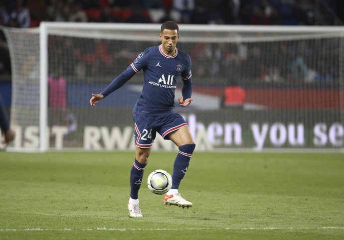 Archivo - Thilo Kehrer of PSG during the French championship Ligue 1 football match between Paris Saint-Germain (PSG) and FC Lorient on April 3, 2022 at Parc des Princes stadium in Paris, France - Photo Jean Catuffe / DPPI