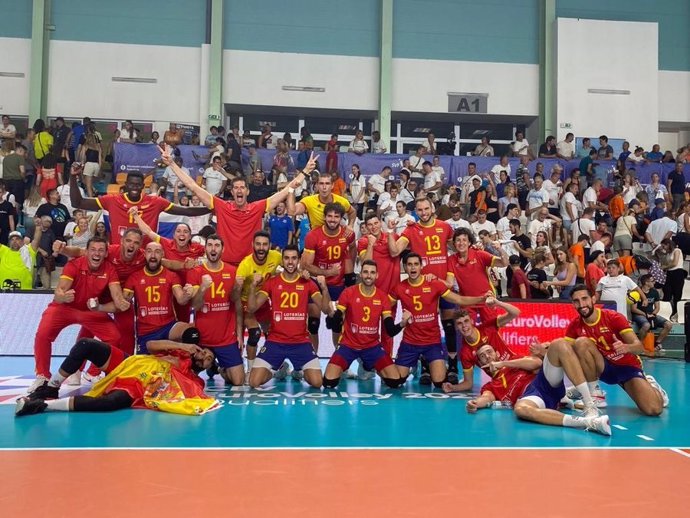 España supera a Eslovaquia y logra el billete al Europeo de voleibol
