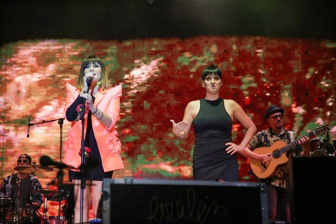 Rozalén en el concierto de este miércoles en Toledo.