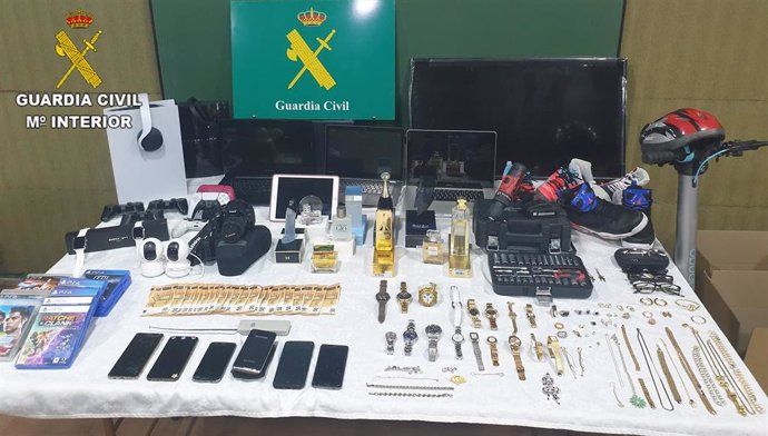 La Guardia Civil desarticula un grupo especializado en robo en interior de viviendas.