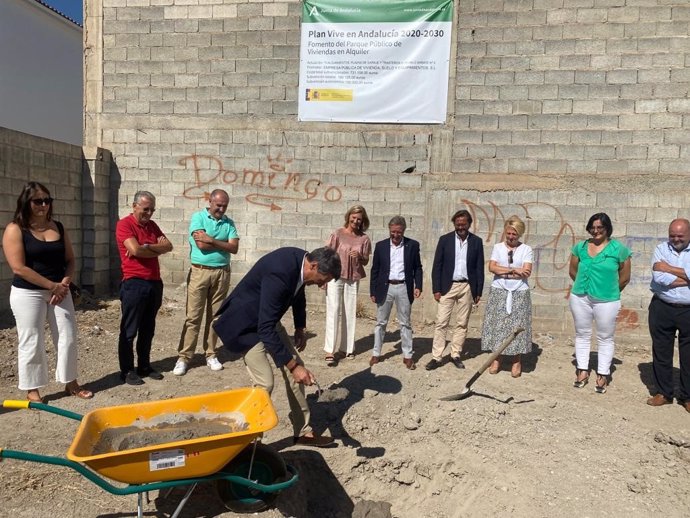 Primera piedra de un edificio de viviendas protegidas