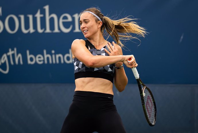 Paula Badosa of Spain during practice at the 2022 Western & Southern Open WTA 1000 tennis tournament