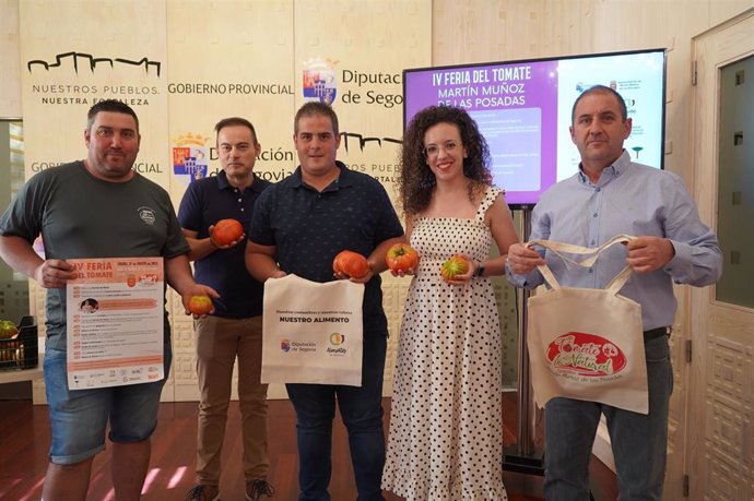 Presentación de la Feria del Tomate en Martín Muñoz de las Posadas.