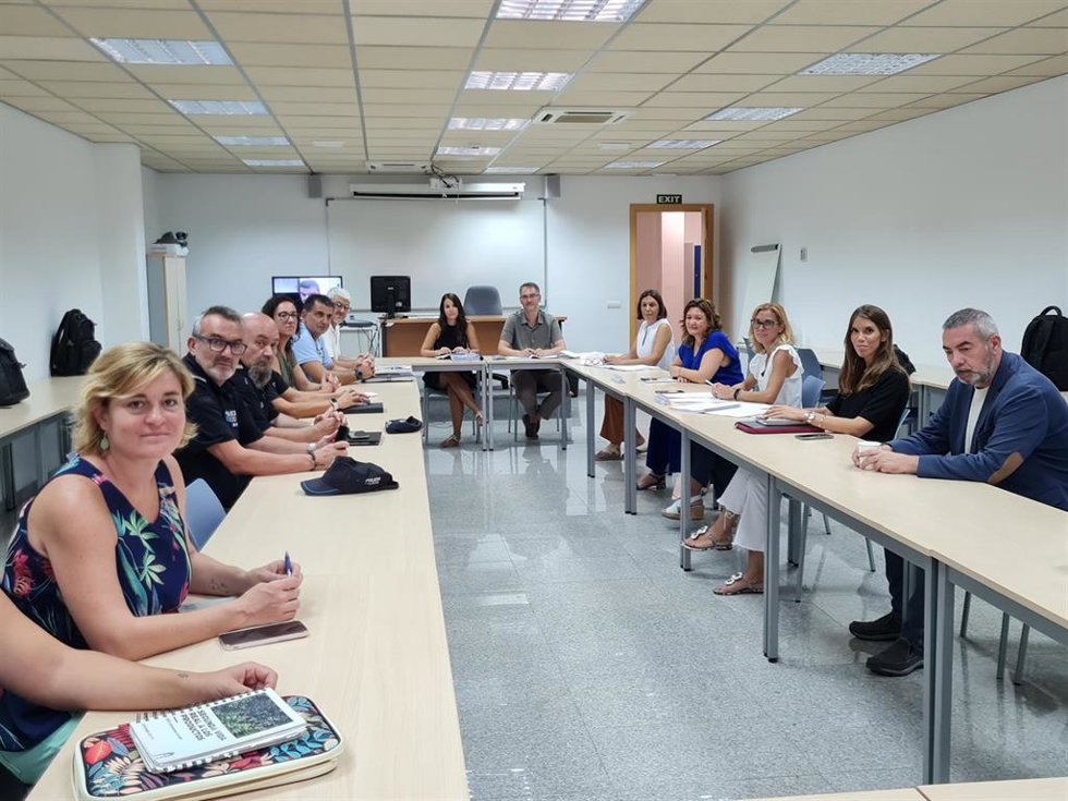Un total de 26 ayuntamientos se suman al proceso unificado de oposiciones del Govern para policías locales.