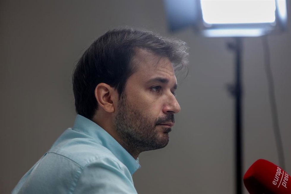 El diputado y coportavoz de Podemos Javier Sánchez Serna, durante una entrevista con Europa Press, en la sede de la agencia, a 17 de agosto de 2022, en Madrid (España).