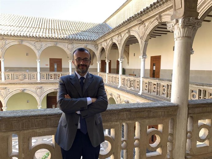 El catedrático de la Universidad de Jaén (UJA) Carlos María López Espadafor.