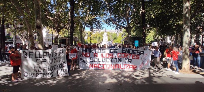 Movilización de Barrios Hartos en el Ayuntamiento de Sevilla