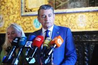 Sanz ve "respetable" la decisión de la familia de Griñán pero pide al PSOE que "deje de justificar lo injustificable"