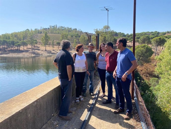 Visita de la diputada Regla Martínez a El Castillo de Las Guardas.