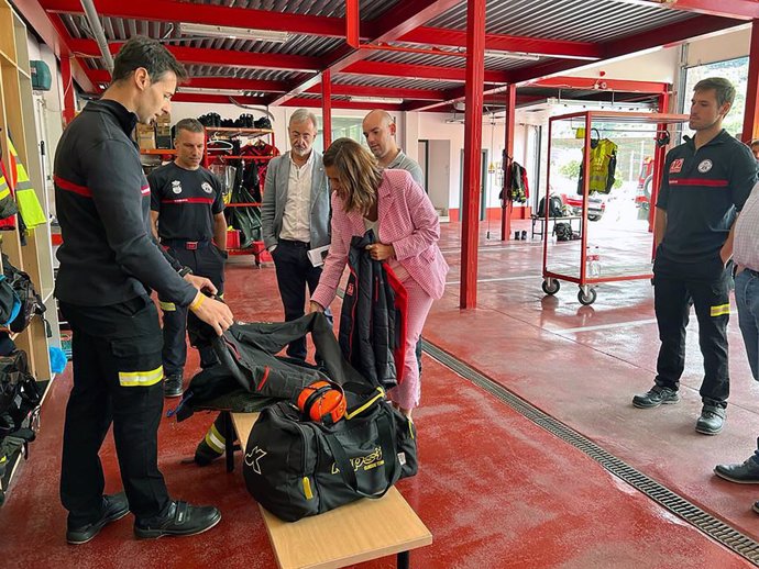 La consejera de Interior en el parque de Emergencias de Tama