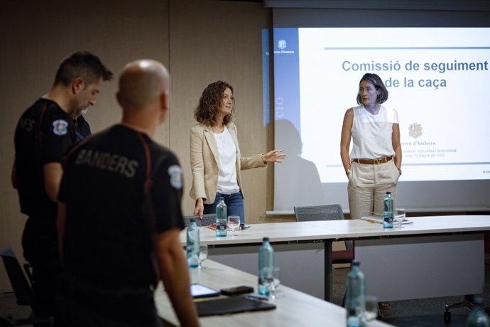La comissió de seguiment de la Caa, presidida per la ministra de Medi ambient, Agricultura i Sostenibilitat d'Andorra, Silvia Calvó, reunida.