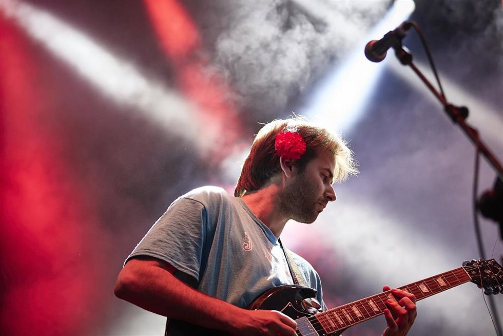 Archivo - El guitarrista Josu Billelabeitia durante un concierto del grupo musical Belako por las Fiestas de San Isidro, en el Jardín de las Vistillas, a 13 de mayo de 2022, en Madrid 