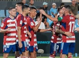 Jugadores del Granada celebran el triunfo ante el Ibiza en la primera jornada de Liga SmartBank 2022-23