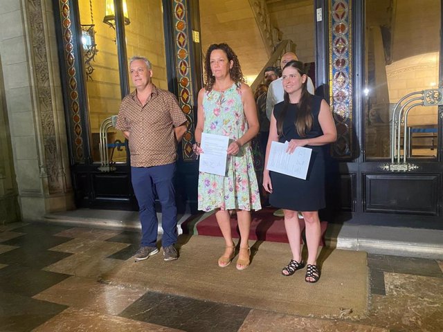 La presidenta del Consell de Mallorca, Catalina Cladera, junto a los socios del Pacte.