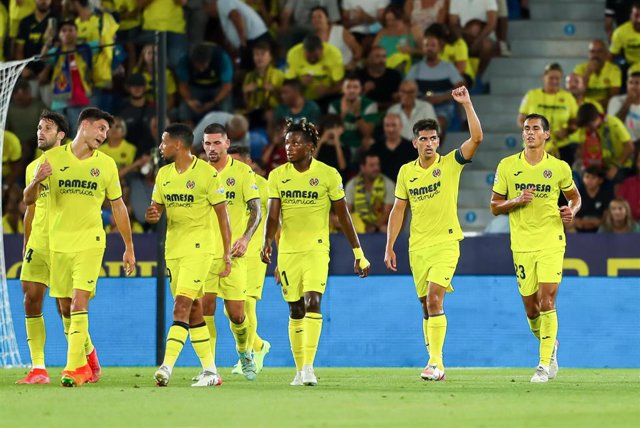 El Villarreal celebrando un gol en la Conference League
