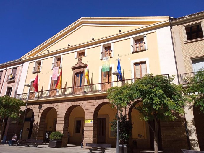 Archivo - Fachada del Ayuntamiento del pueblo de Alfaro (La Rioja)
