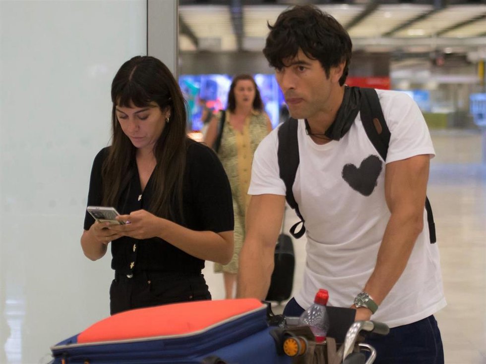 Archivo - Blanca Suárez y Javier Rey, a su llegada a Madrid