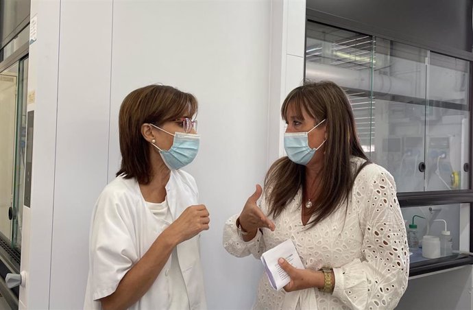 La consejera de Sanidad del Gobierno de Aragón, Sira Repollés, apela a la vacunación como forma de combatir la pandemia de la COVID-19.