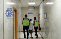 Detenido en Sevilla por abusar de dos menores, una de ellas su sobrina, a las que pedía fotos y vídeos sexuales
