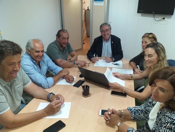 Reunión de Pablo González,  presidente del PP de Gijón, con otros responsables  del partido, en la sede gijonesa 'popular'