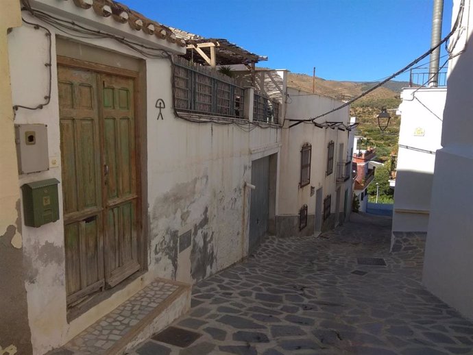 Archivo - Una calle de Suflí (Almería). 