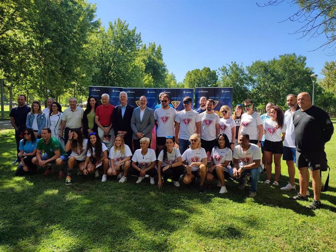 El alcalde de Logroño, Pablo Hermoso de Mendoza, y el concejal de Deportes, Rubén Antoñanzas en la presentación del programa de Logroño Deporte para la temporada 2022-2023 en Las Norias