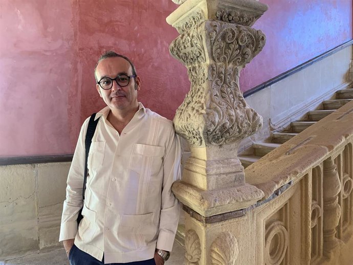 El director del curso de la UNIA dedicado a Caballero Bonald, Juan Carlos Abril.