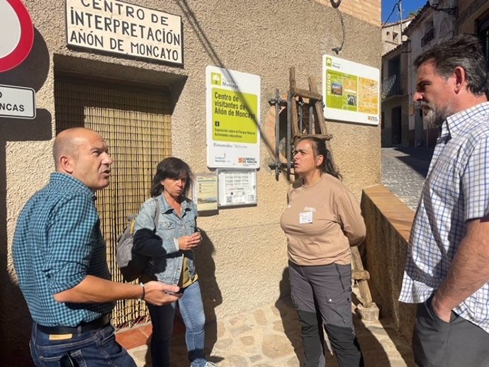 Carlos Gamarra visita los centros de interpretación de Añón y Agramonte.
