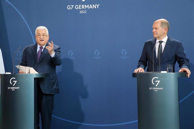 El canciller alemán Olaf Scholz y el presidente de la Autoridad Palestina, Mahmud Abbas