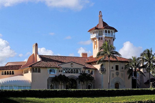 Trump insinúa acciones legales por la redada en su mansión de Mar-a-Lago, Florida Mansión Mar-a-Lago del expresidente de Estados Unidos Donald Trump, Palm Beach, Florida.