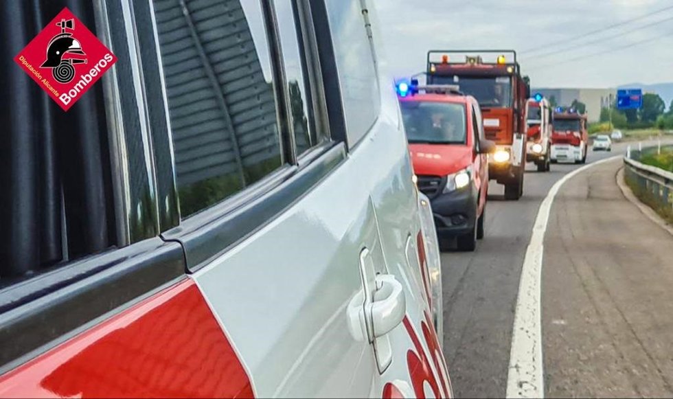 Cerca de 20 efectivos marchan de Vall d'Ebo para incorporarse a las labores de extinción del fuego de Bejís