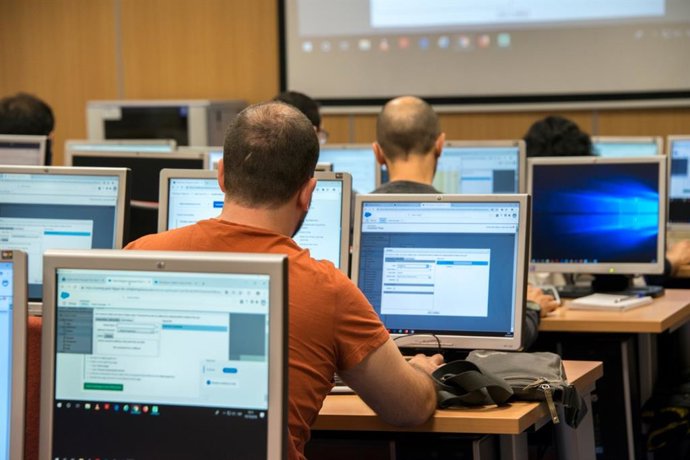 El Centro de Tecnología Avanzadas ofrece 16 nuevos cursos TIC con certificación oficial hasta fin de año.