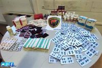 Denuncian una tienda de alimentación de Granada tras incautarle 400 pastillas de viagra y tabaco de contrabando