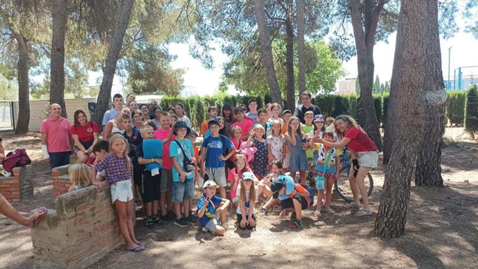 LOS MENORES UCRANIANOS DEL CAMPAMENTO POR LA PAZ VUELVEN A SU PAIS EN GUERRA