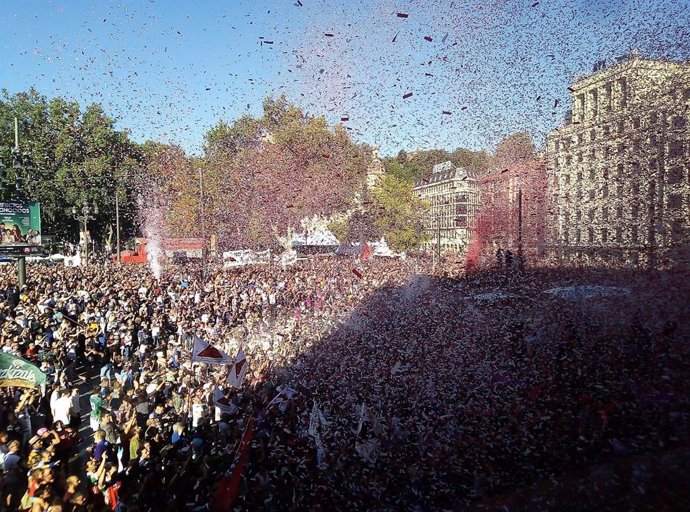 Archivo - Bilbao inicia su Aste Nagusia 2019 tras la lectura del pregón y el txupinazo