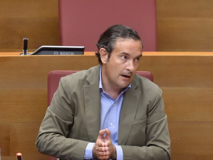 Archivo - El portavoz de Transparencia del Grupo Parlamentario Popular en Les Corts Valencianes, Fernando Pastor.