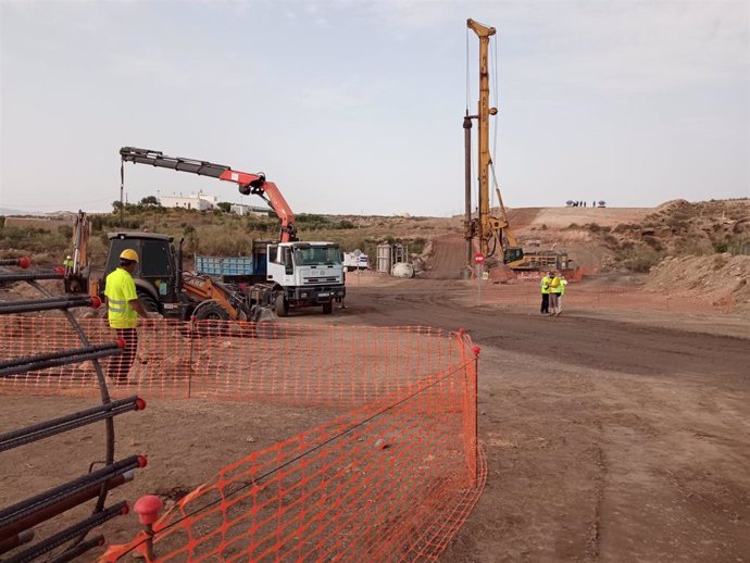 Archivo - Obras del Corredor Mediterráneo del AVE entre Almería y Murcia en el tramo Los Arejos-Níjar.