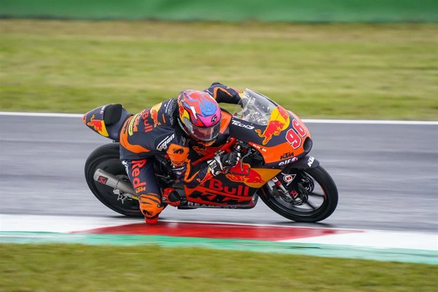 AMP.- Motociclismo/GP Austria.- El español Daniel Holgado sorprende con la pole austriaca en Moto3