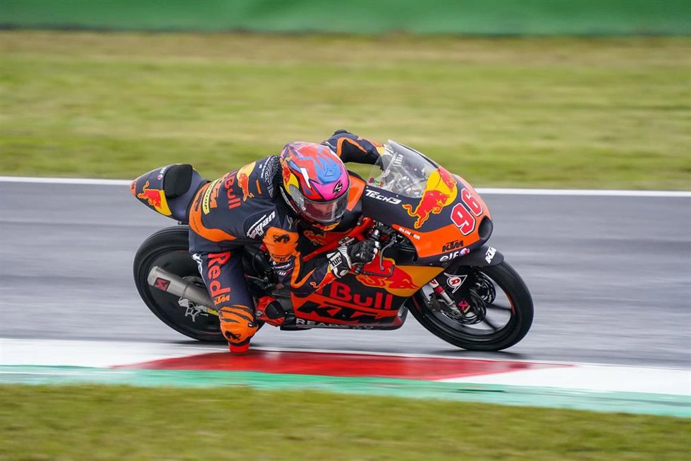 AMP.- Motociclismo/GP Austria.- El español Daniel Holgado sorprende con la pole austriaca en Moto3