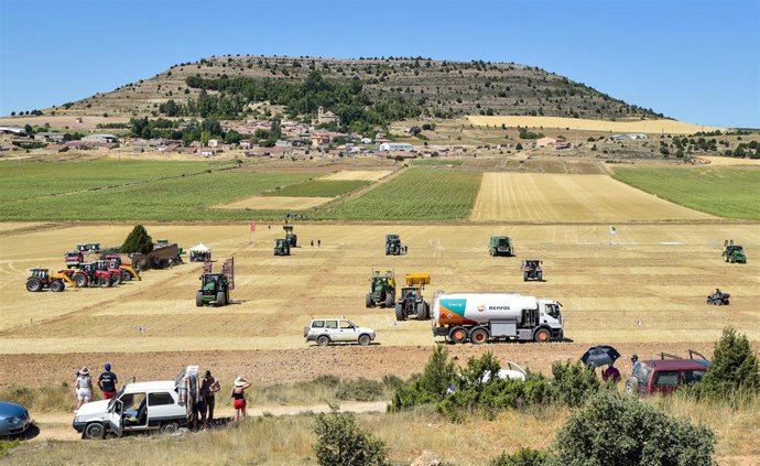 III Edición de Ajedrez con Tractores en Hinojosa