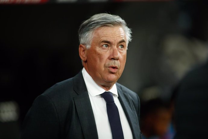 Archivo - Carlo Ancelotti, coach of Real Madrid, looks on during the spanish league, La Liga Santander, football match played between Real Madrid and Celta de Vigo at Santiago Bernabeu stadium on September 12, 2021, in Madrid, Spain.