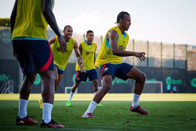 El nuevo defensa del FC Barcelona Jules Koundé en un entrenamiento en agosto de 2022