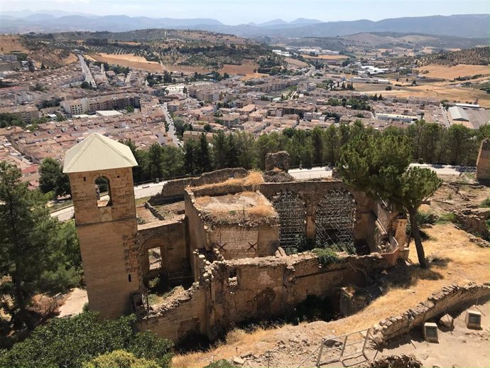 Santo Domingo de Silos y parcela ofrecida por el Ayuntamiento para el parador