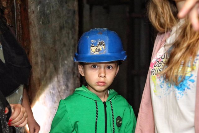 Imagen de un niño en la guerra de Ucrania 