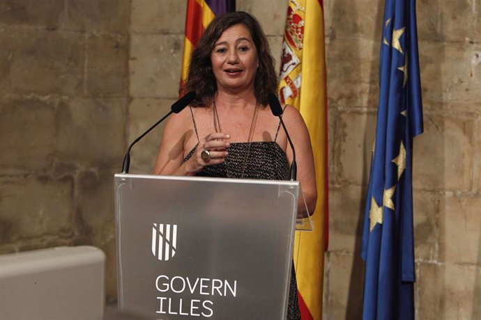 Archivo - La presidenta del Govern balear, Francina Armengol, en un acto en el Consolat de Mar. Archivo.