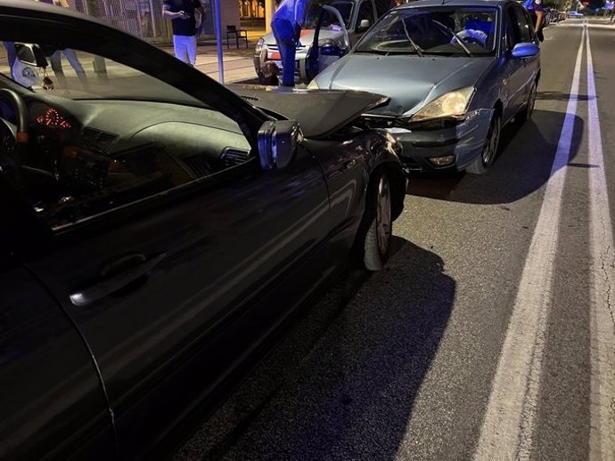 Sufre un accidente en Pamplona tras invadir el carril contrario y cuadruplica la tasa de alcohol permitida.