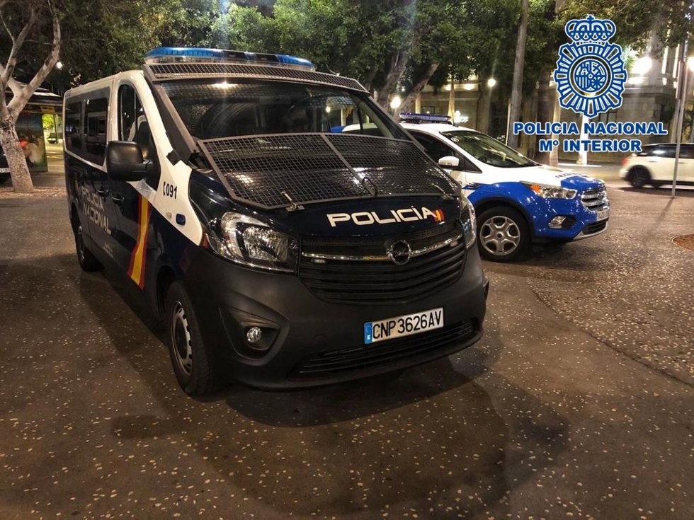 Archivo - Furgón de la Policía Nacional